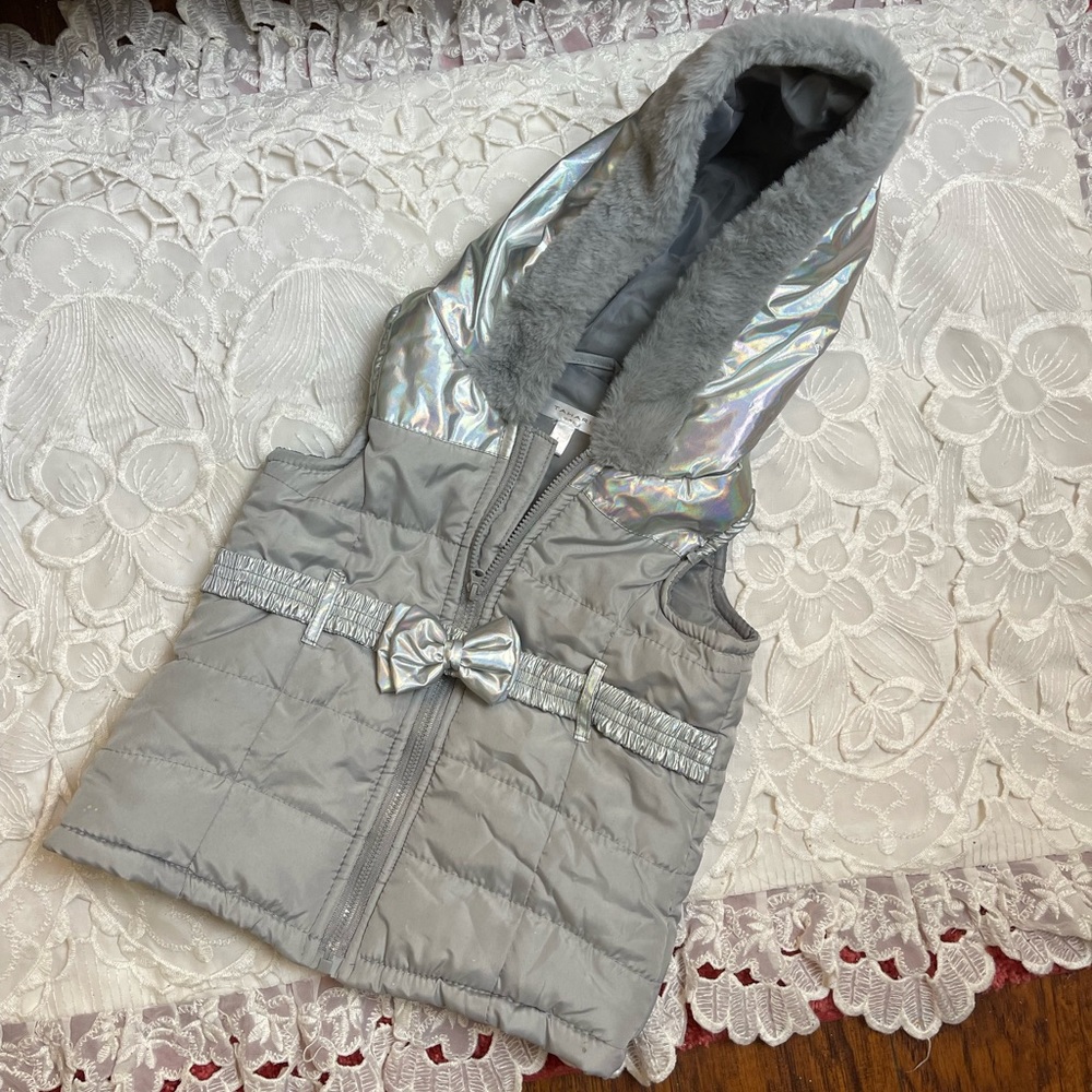 Tahari Girl Hooded Quilted Vest 2T-3T